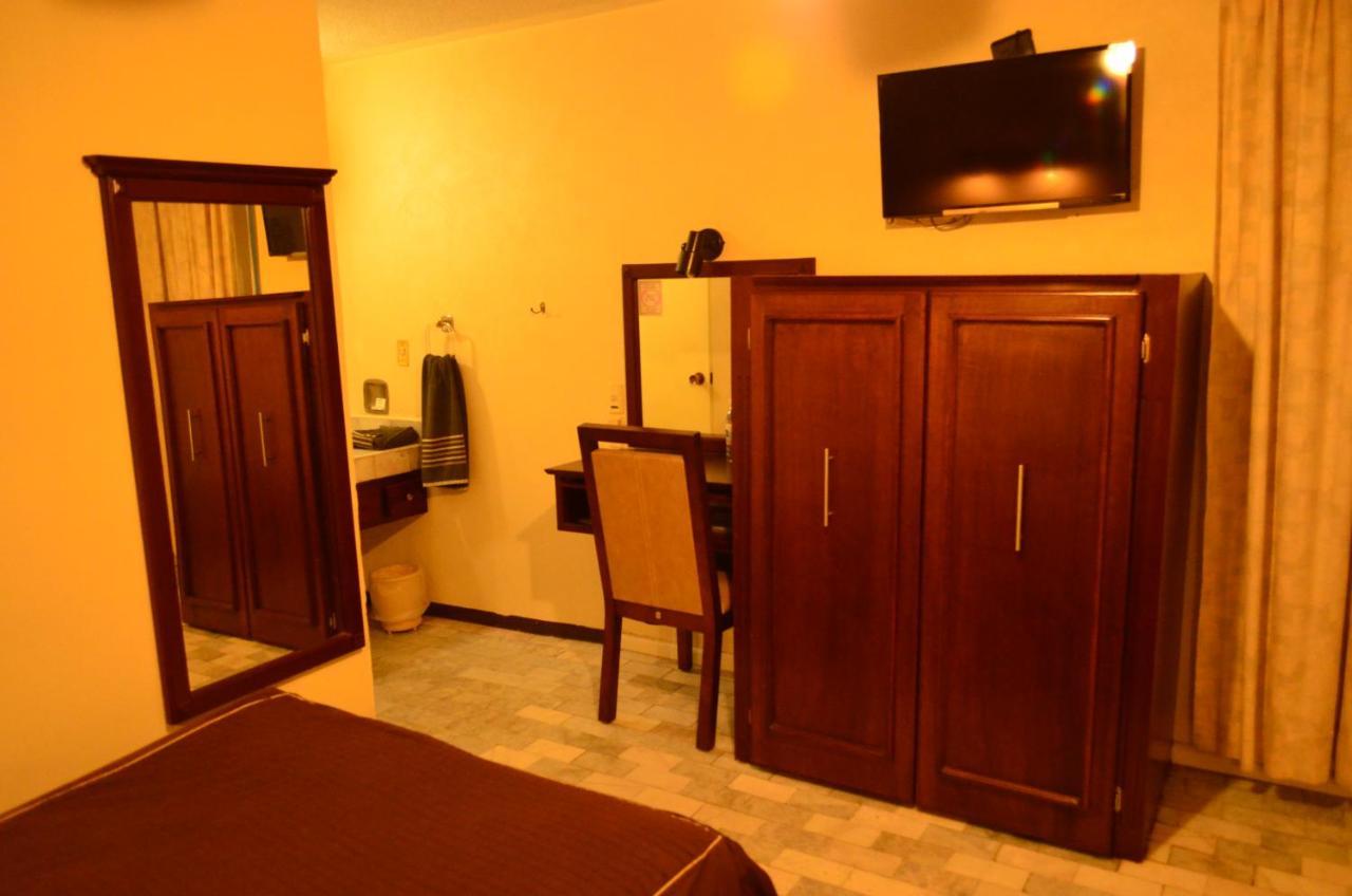 Hotel Flamingo Kristal Irapuato Exterior foto
