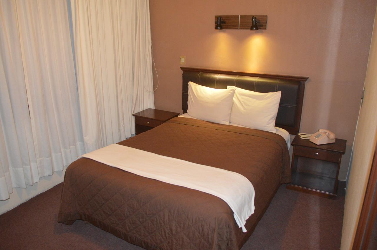Hotel Flamingo Kristal Irapuato Exterior foto
